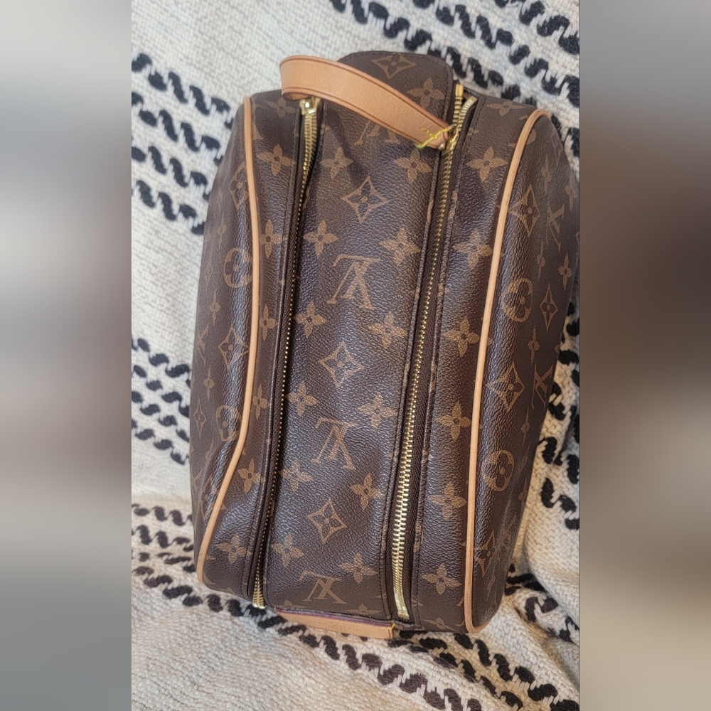 Pre-owned LV . Please see picture for more details